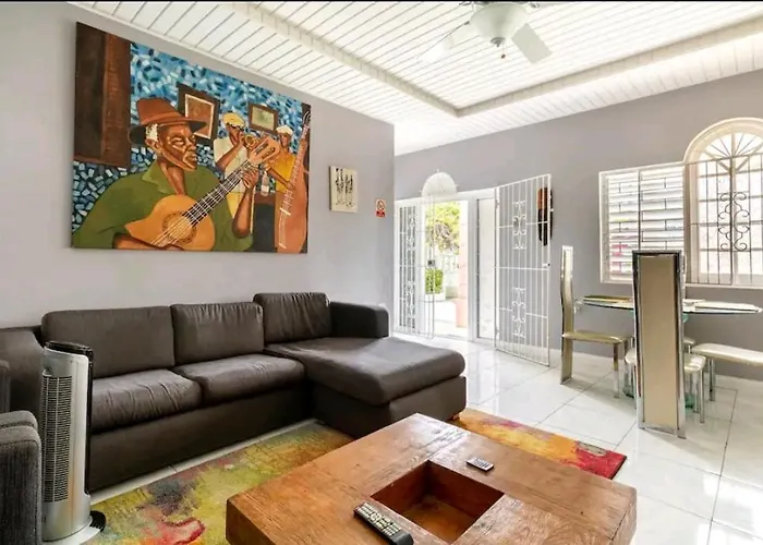 Apartamento Sleek 4ppl Apartment, Gated, Parking Wifi Pool Yes We Have Power And Water Ocho Ríos