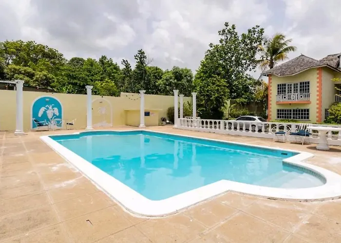 Sleek 4ppl Apartment, Gated, Parking Wifi Pool Yes We Have Power And Water
